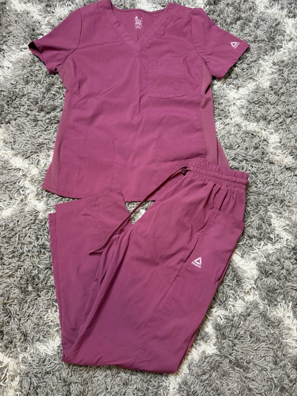 Reebok women’s scrubs size small